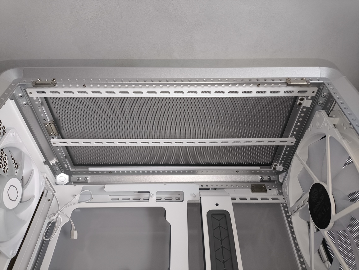 Cooler Master MasterFrame 500 Silver - recenzja obudowy. To mniejszy brat modelu MasterFrame 600 ale czy równie ciekawy?