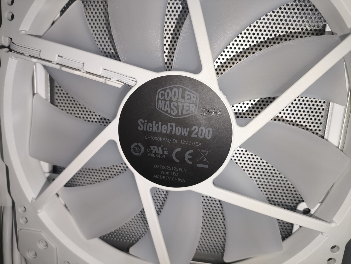 Cooler Master MasterFrame 500 Silver - recenzja obudowy. To mniejszy brat modelu MasterFrame 600 ale czy równie ciekawy?