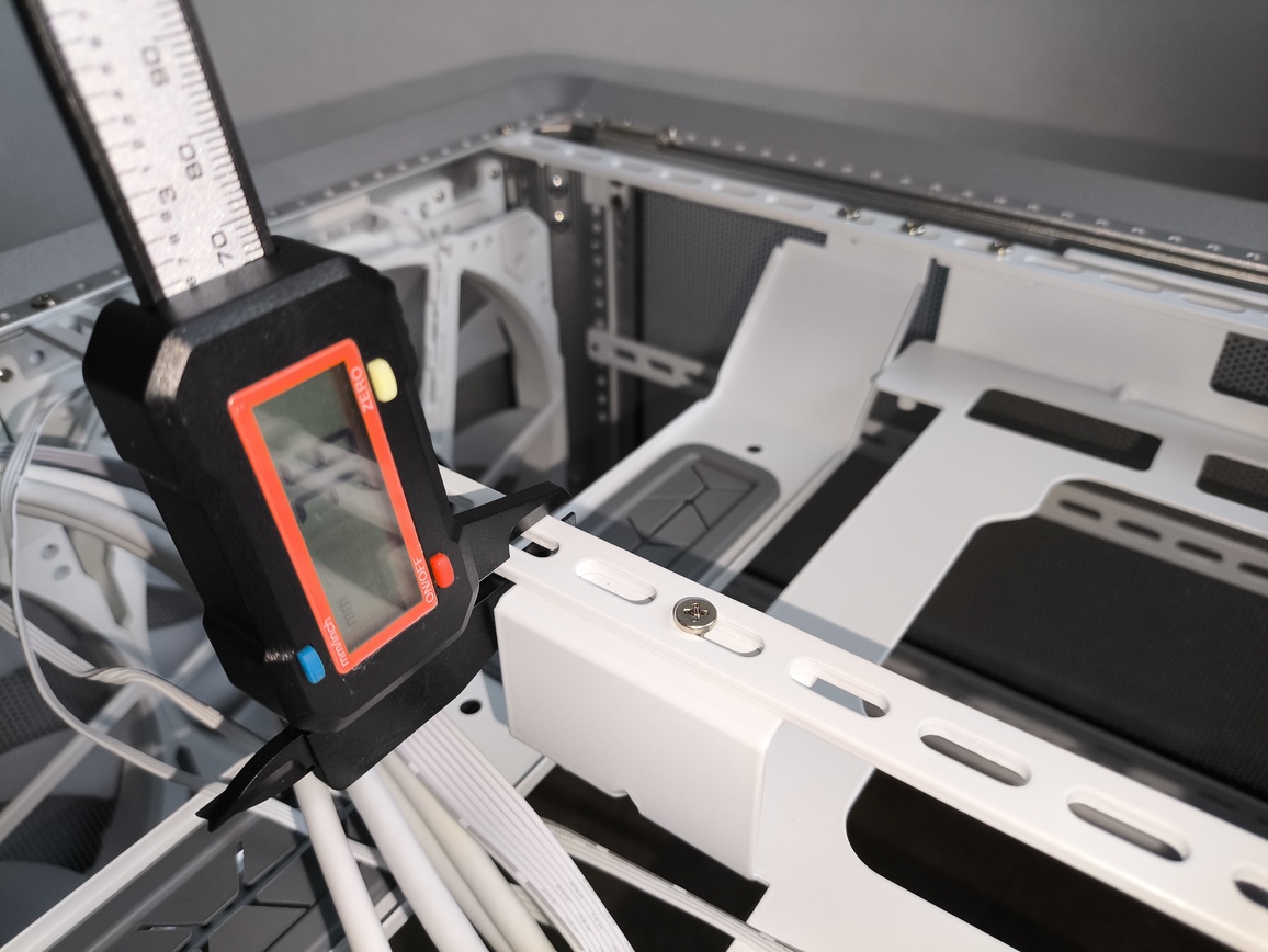 Cooler Master MasterFrame 500 Silver - recenzja obudowy. To mniejszy brat modelu MasterFrame 600 ale czy równie ciekawy?