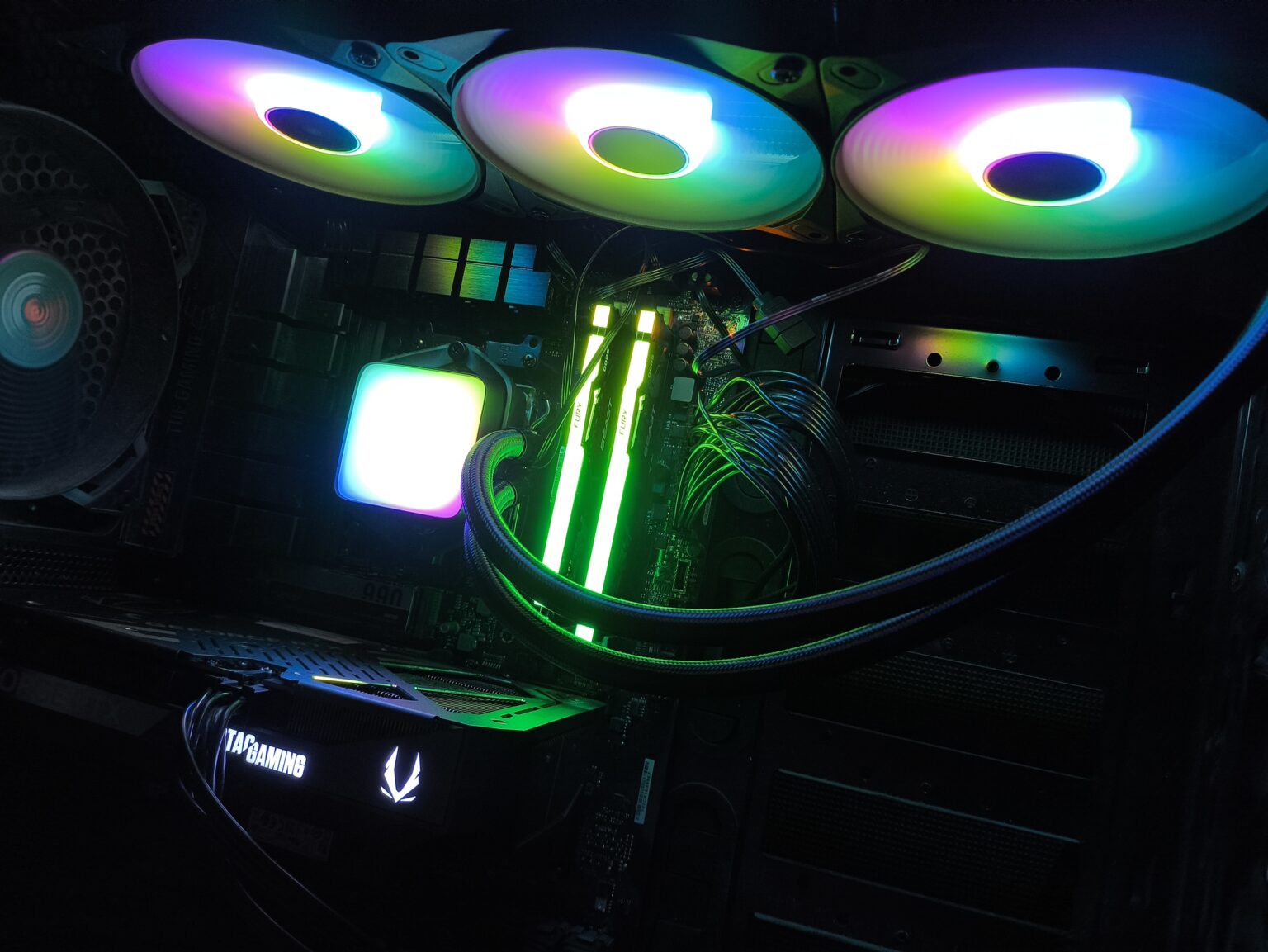 be quiet! Pure Loop 3 LX 360 - test chłodzenia AIO. Doskonała wydajność na platformie AM5. Szkoda tylko, że jest jednocześnie dość głośno