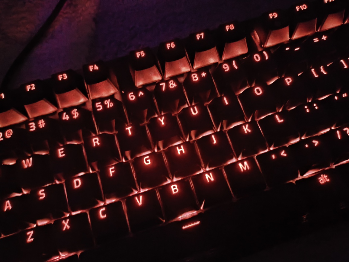 Razer Huntsman V3 Pro 8KHz - test. Szybka, responsywna klawiatura gamingowa