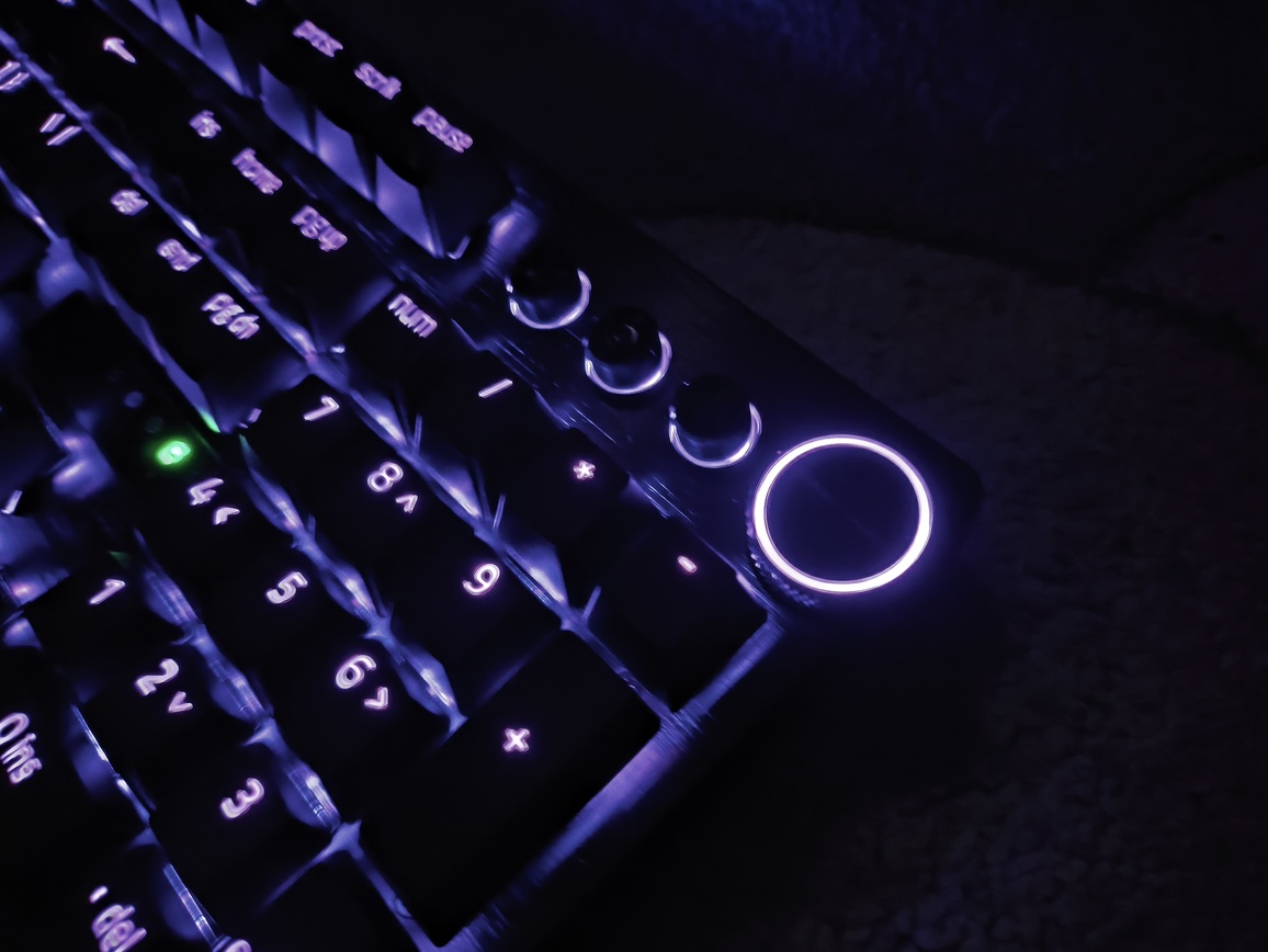 Razer Huntsman V3 Pro 8KHz - test. Szybka, responsywna klawiatura gamingowa