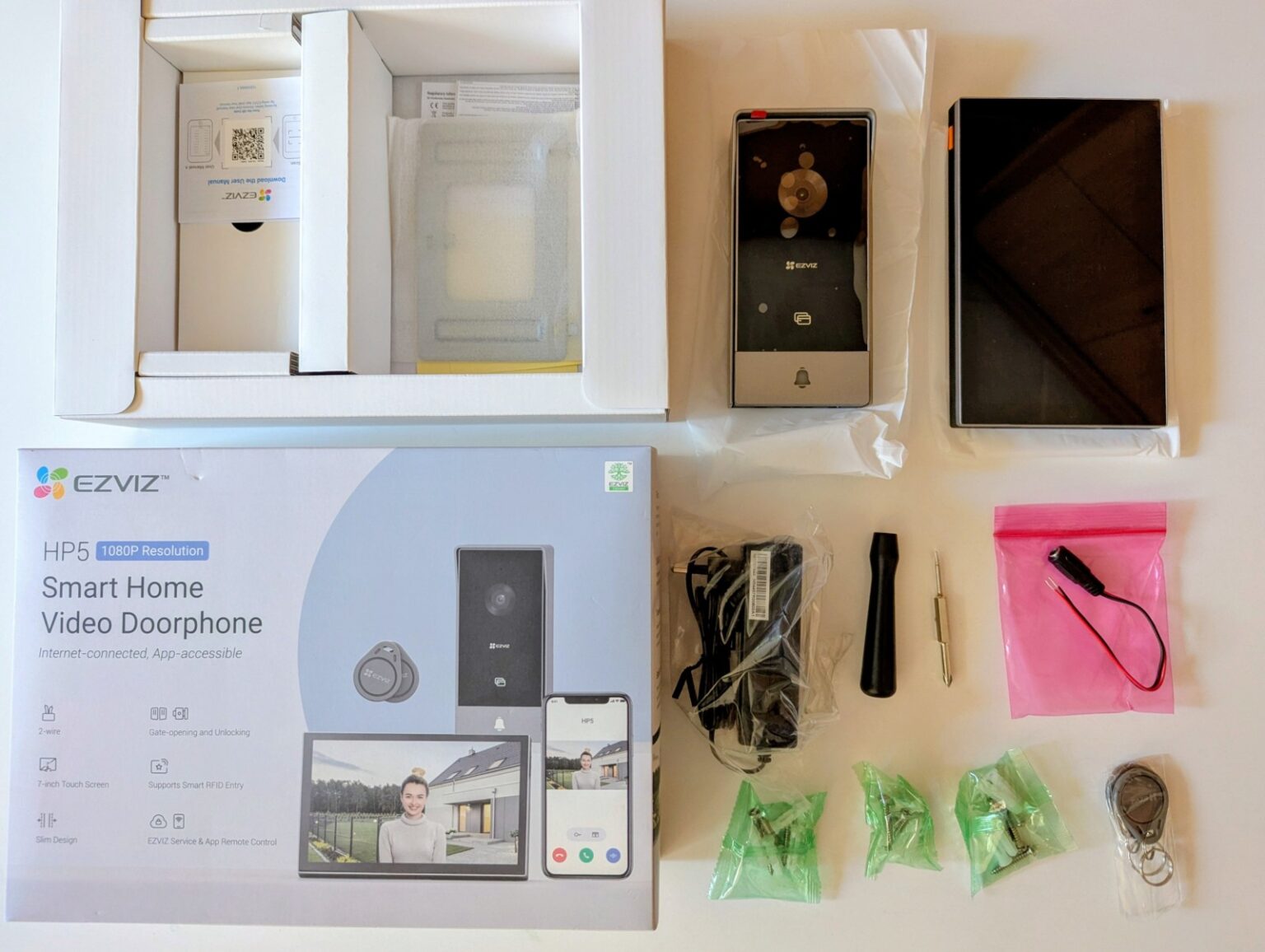 Uniwersalny wideodomofon z dodatkowymi funkcjami - Recenzja EZVIZ HP5