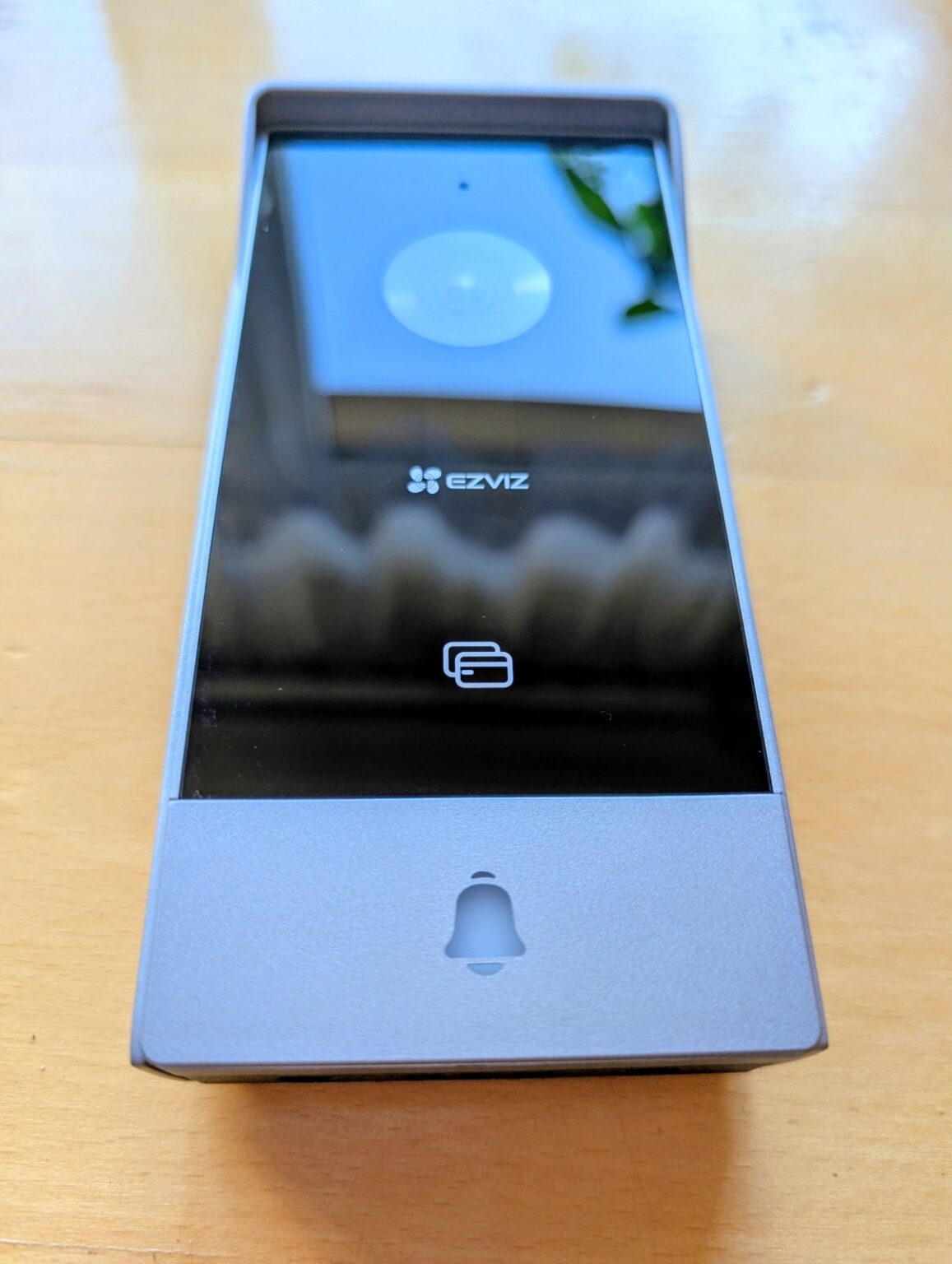 Uniwersalny wideodomofon z dodatkowymi funkcjami - Recenzja EZVIZ HP5