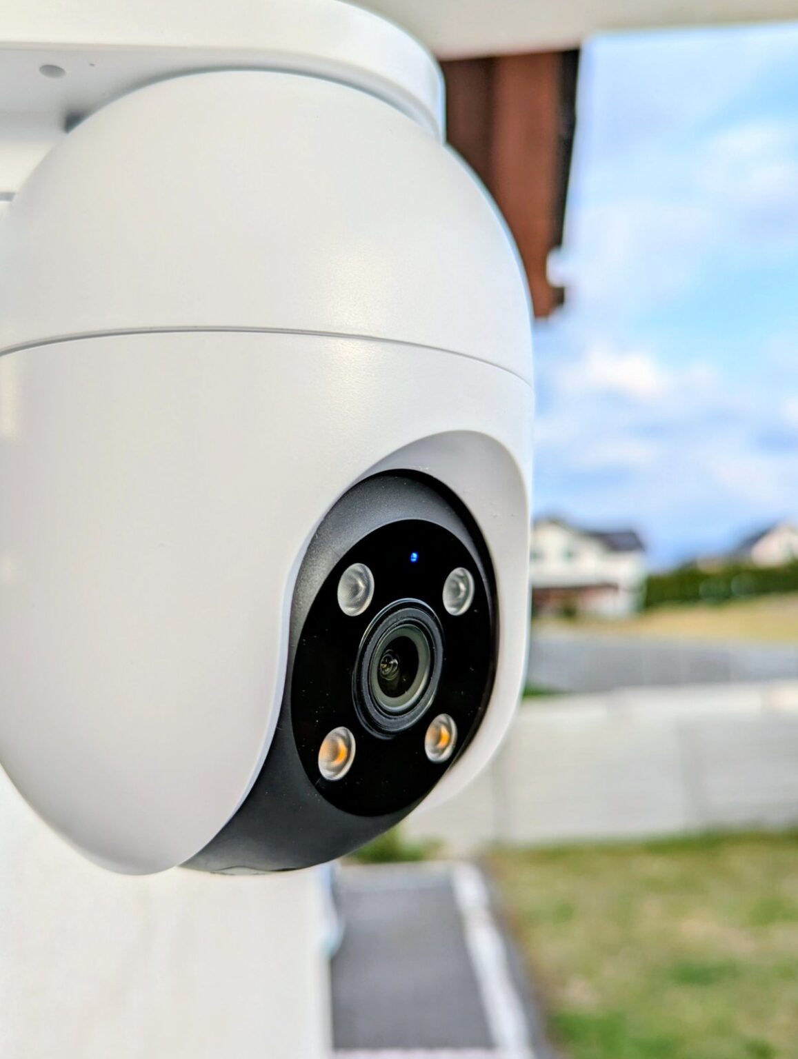 Obrotowa kamera zewnętrzna z 4K - Recenzja EZVIZ C8c 4K