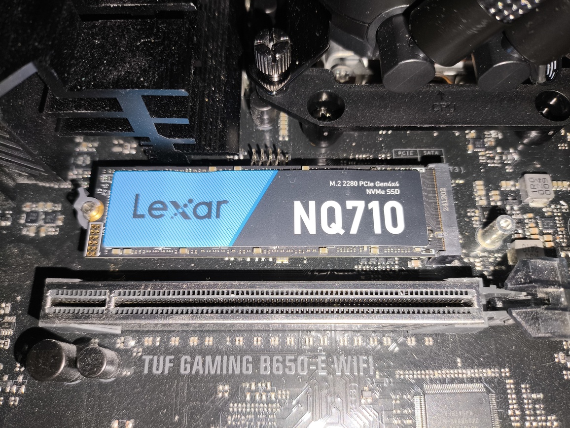 Lexar NQ710 1 TB - test dysku w dwóch scenariuszach - slocie M.2 oraz dedykowanej kieszeni USB-C