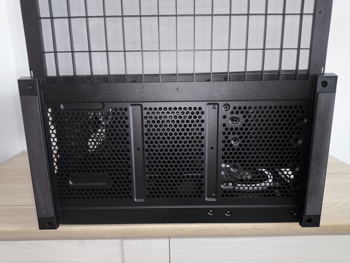 Endorfy Fishtank 6000 Corona - premierowy test obudowy. Endorfy goni konkurencję w ofercie skrzynek typu akwarium
