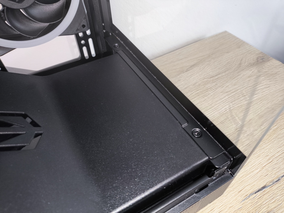 Endorfy Fishtank 6000 Corona - premierowy test obudowy. Endorfy goni konkurencję w ofercie skrzynek typu akwarium