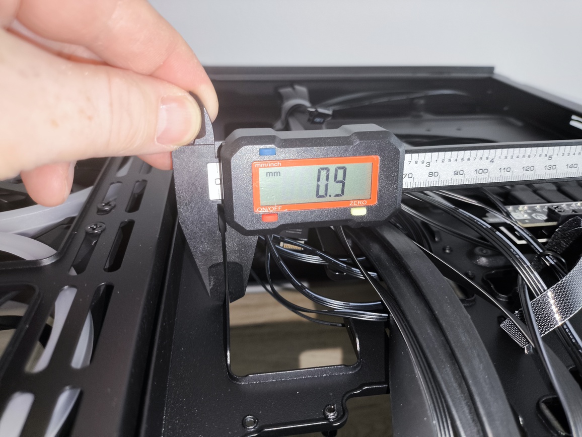 Endorfy Fishtank 6000 Corona - premierowy test obudowy. Endorfy goni konkurencję w ofercie skrzynek typu akwarium