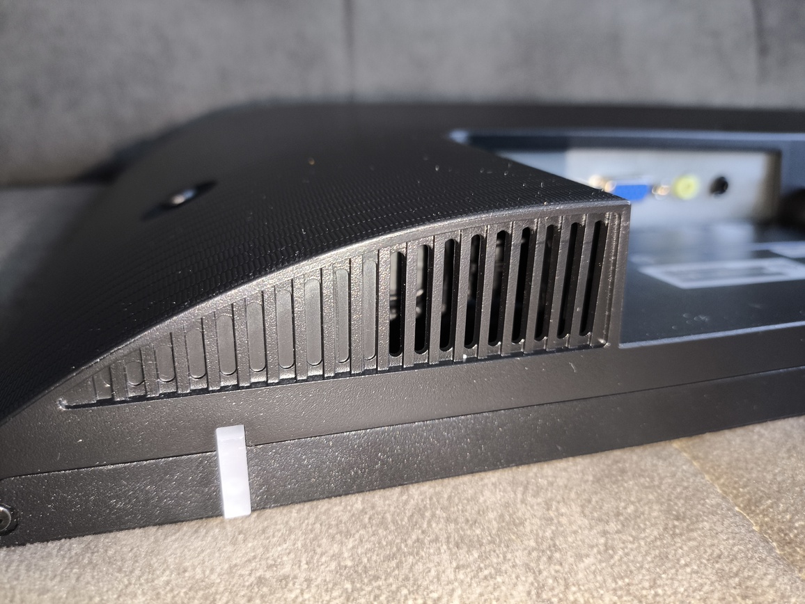 Philips 24E1N1100A - test niezwykle taniego monitora, o bardzo dobrej jakości matrycy. Wiele droższych monitorów może się w tej kwestii uczyć