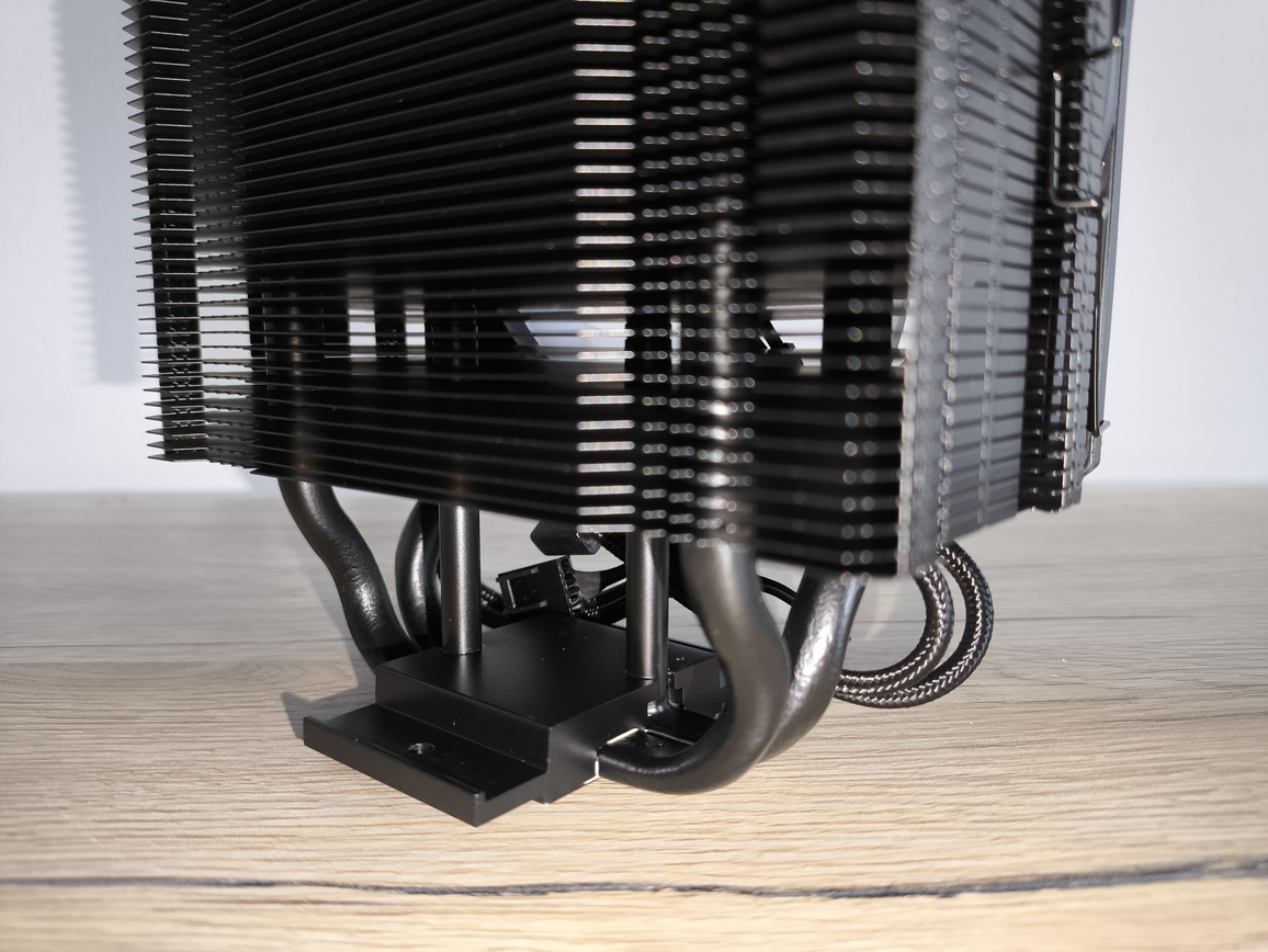 Cooler Master Hyper 212 3DHP Black / ARGB - test na wskroś budżetowego chłodzenia w dwóch wersjach