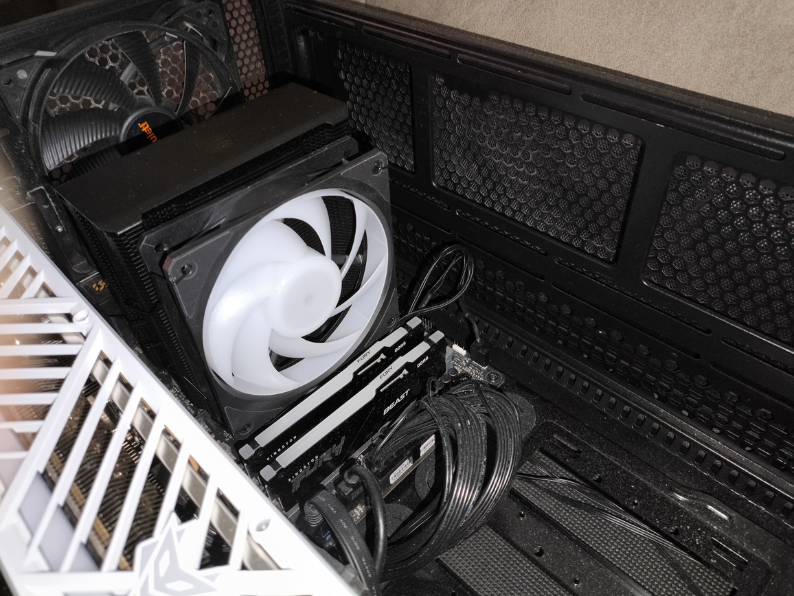 Cooler Master Hyper 212 3DHP Black / ARGB - test na wskroś budżetowego chłodzenia w dwóch wersjach