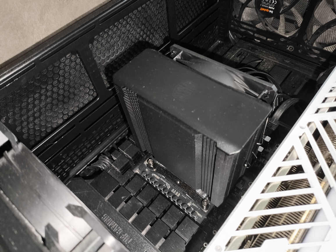 Cooler Master Hyper 212 3DHP Black / ARGB - test na wskroś budżetowego chłodzenia w dwóch wersjach