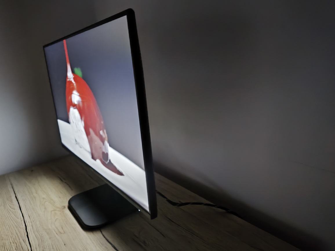 Philips 24E1N1100A - test niezwykle taniego monitora, o bardzo dobrej jakości matrycy. Wiele droższych monitorów może się w tej kwestii uczyć