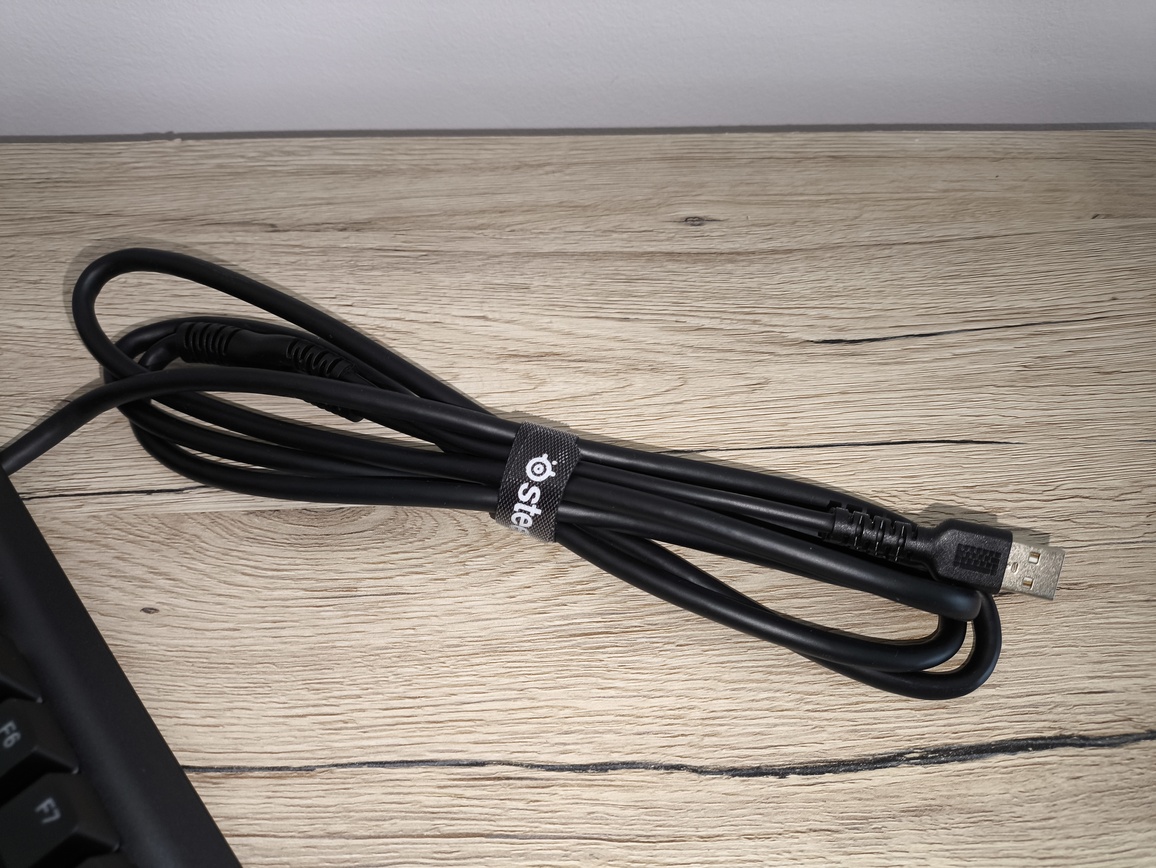 SteelSeries Apex 7 TKL - test. Stara ale wciąż jara. Jednak z kilkoma wadami