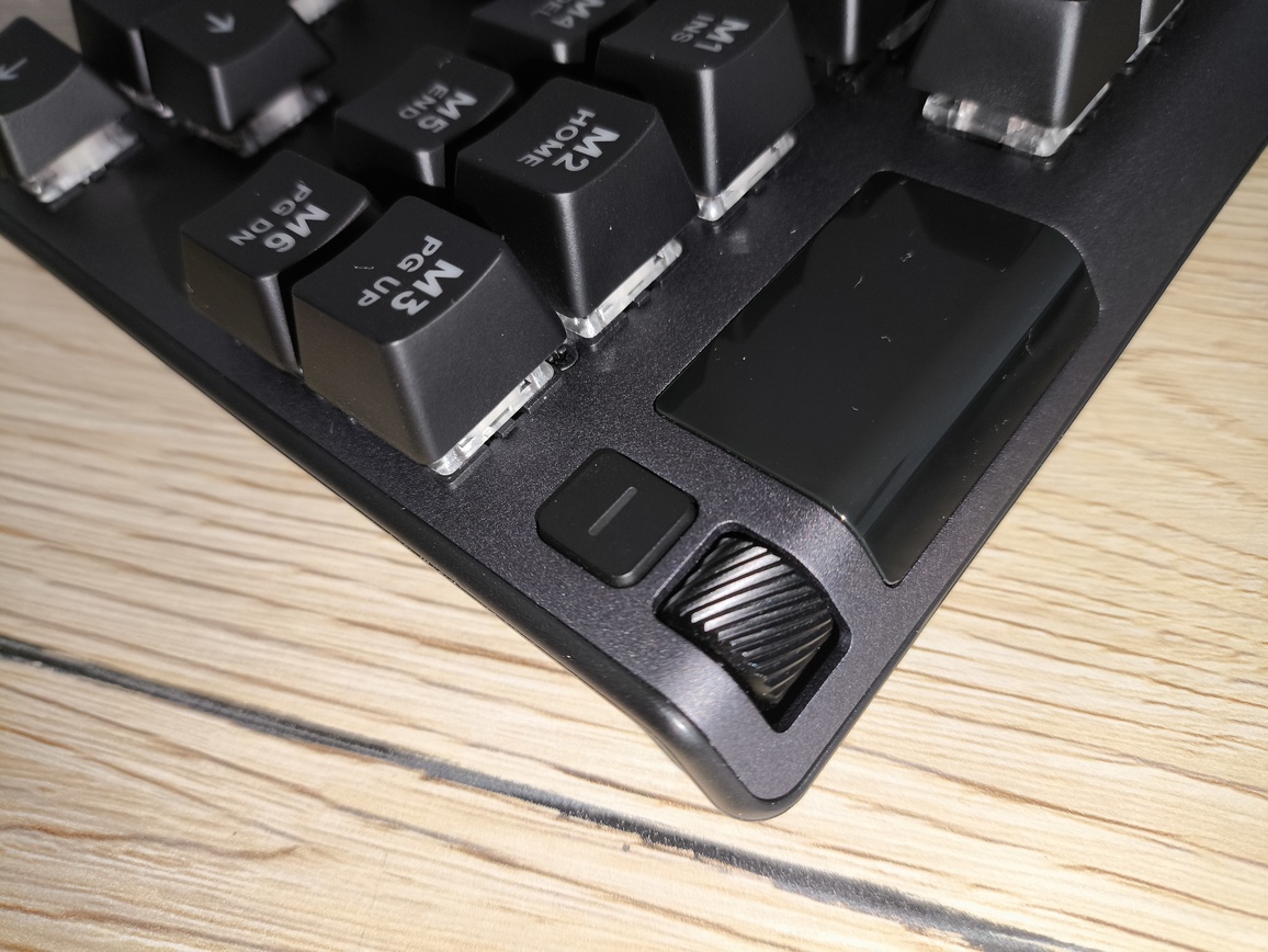 SteelSeries Apex 7 TKL - test. Stara ale wciąż jara. Jednak z kilkoma wadami