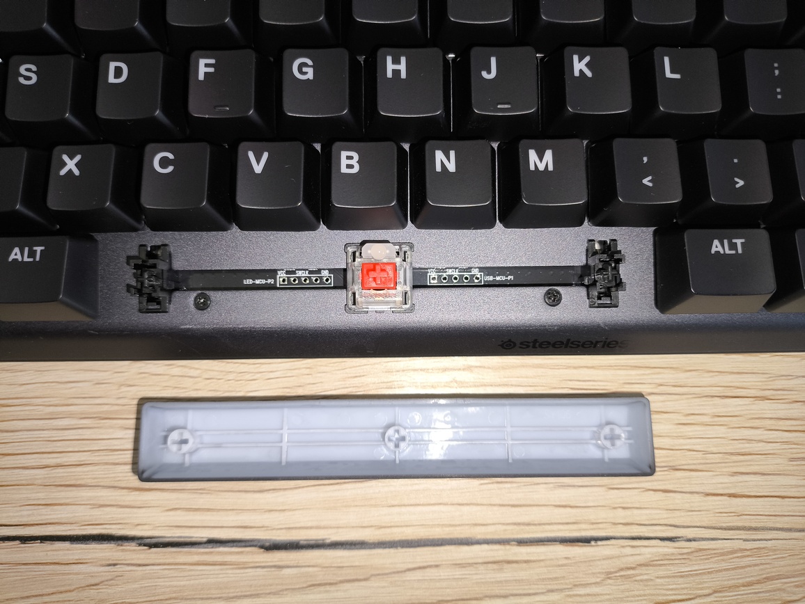 SteelSeries Apex 7 TKL - test. Stara ale wciąż jara. Jednak z kilkoma wadami