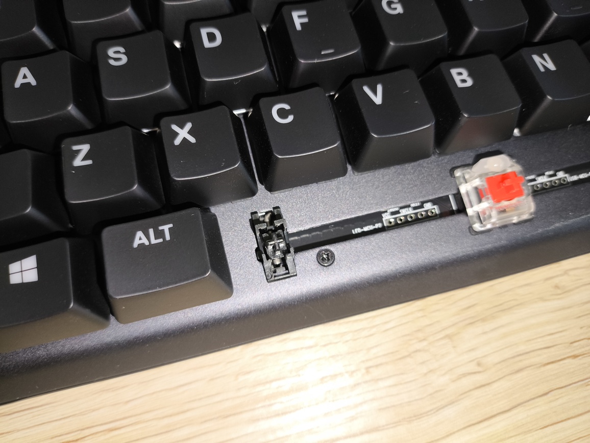 SteelSeries Apex 7 TKL - test. Stara ale wciąż jara. Jednak z kilkoma wadami