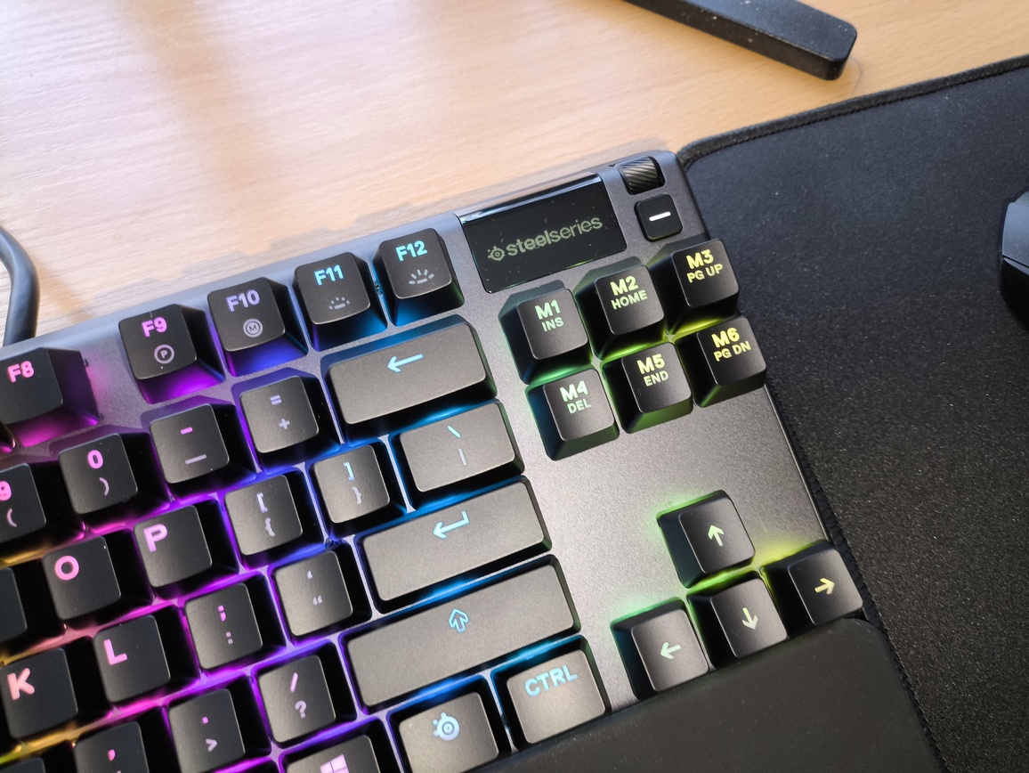 SteelSeries Apex 7 TKL - test. Stara ale wciąż jara. Jednak z kilkoma wadami
