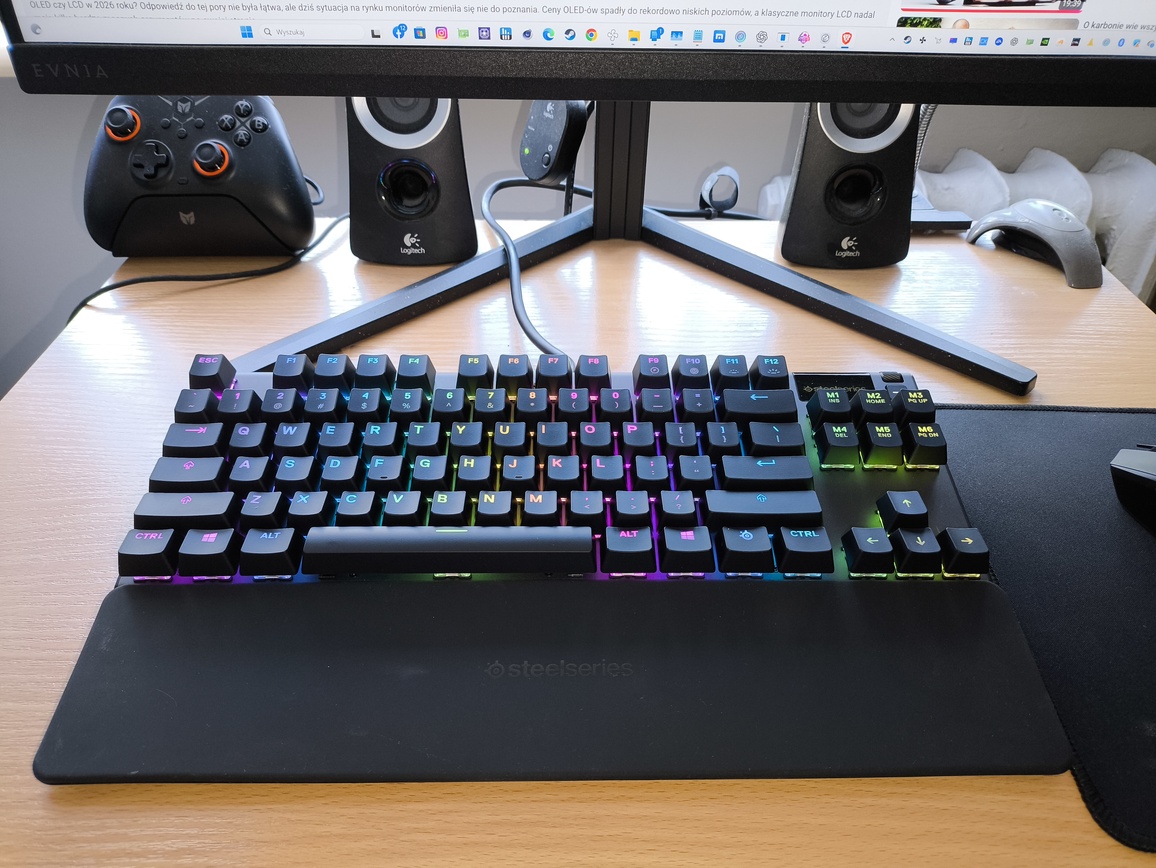 SteelSeries Apex 7 TKL - test. Stara ale wciąż jara. Jednak z kilkoma wadami