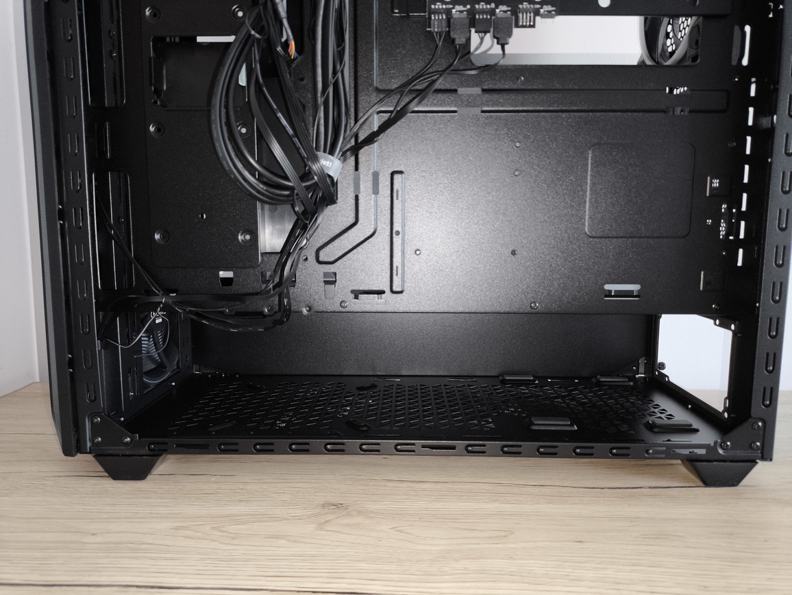 be quiet! Shadow Base 800 FX ARGB black - test obudowy. Choć ma kilka lat na karku, to nadal jest fajna