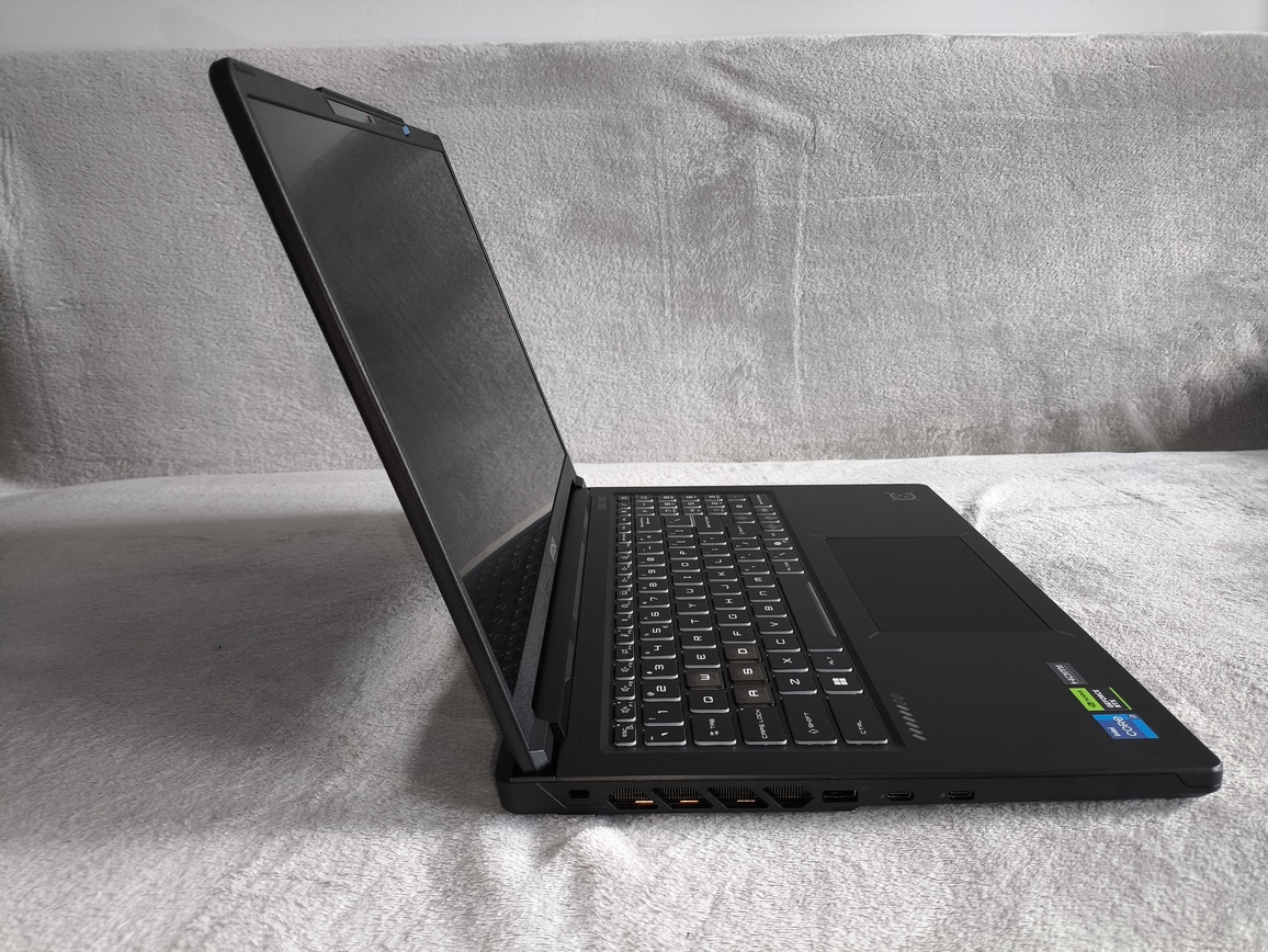 MSI Crosshair 16 HX E14W (Core i7-14650H + RTX 5060 115W) - test laptopa
