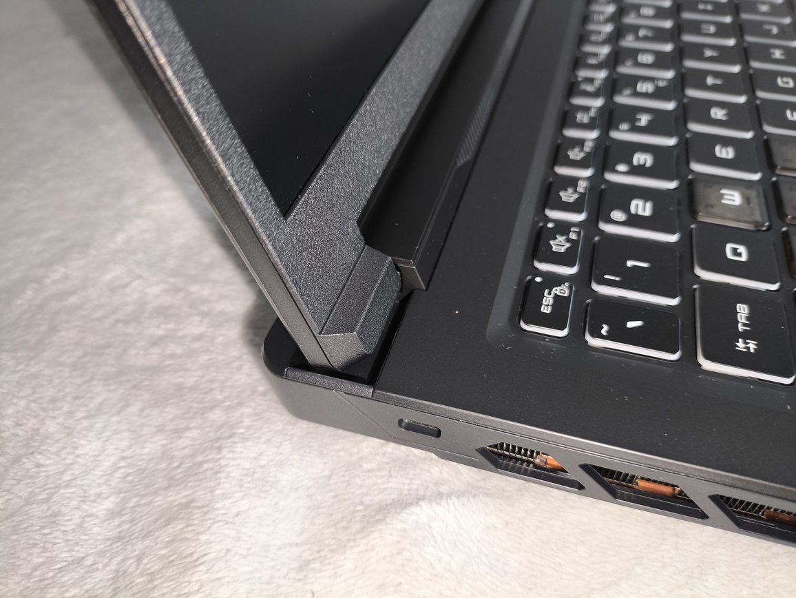 MSI Crosshair 16 HX E14W (Core i7-14650H + RTX 5060 115W) - test laptopa