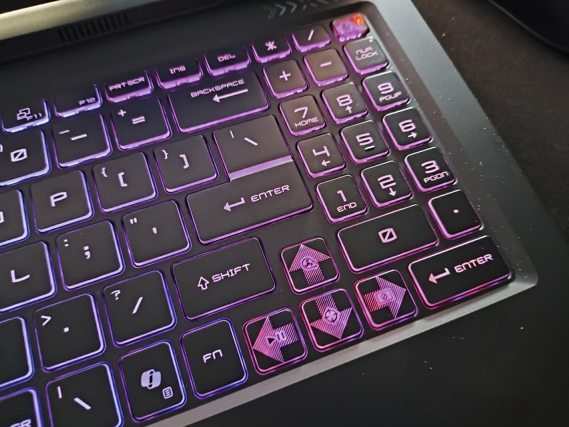 MSI Crosshair 16 HX E14W (Core i7-14650H + RTX 5060 115W) - test laptopa