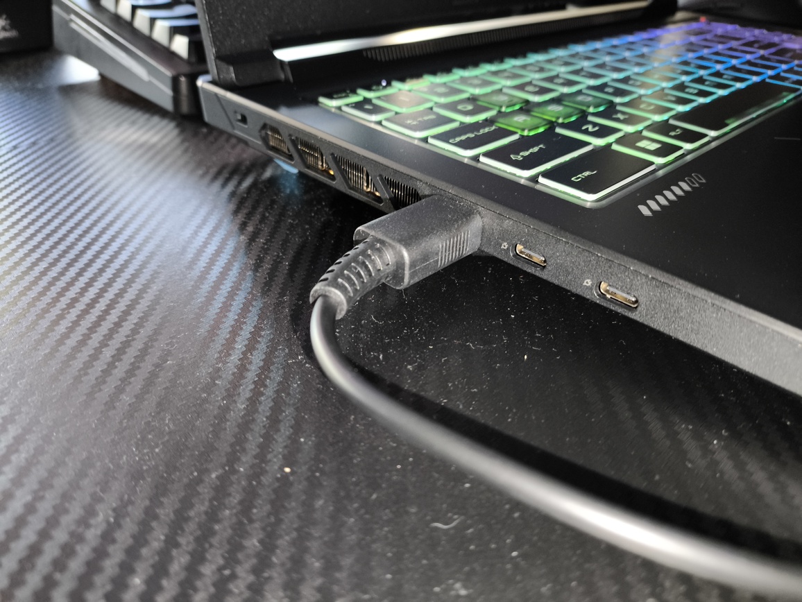 MSI Crosshair 16 HX E14W (Core i7-14650H + RTX 5060 115W) - test laptopa