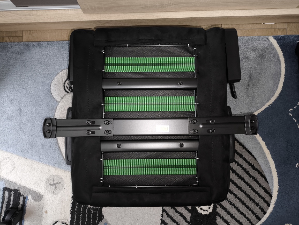 Test fotela gamingowego do komputera Huzaro Force 8.3 Carbon. Warto kupić ? Owszem, i to bardzo