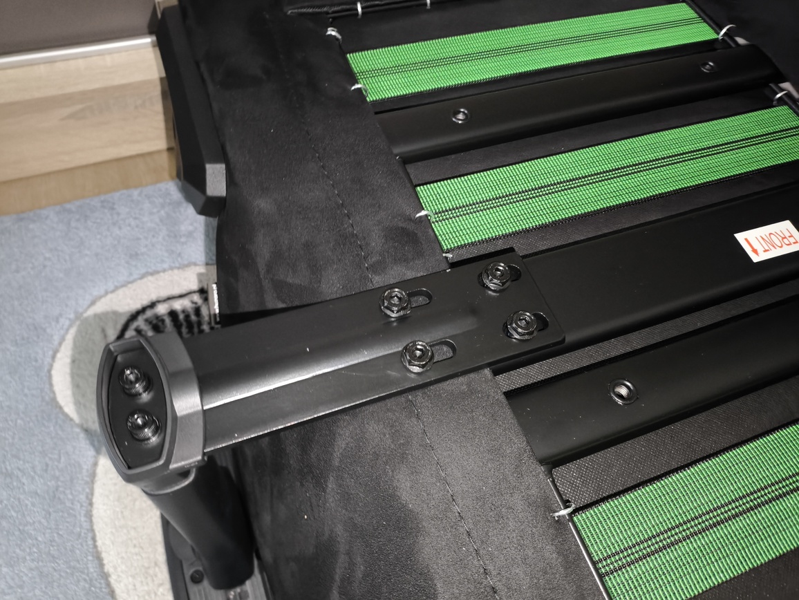 Test fotela gamingowego do komputera Huzaro Force 8.3 Carbon. Warto kupić ? Owszem, i to bardzo
