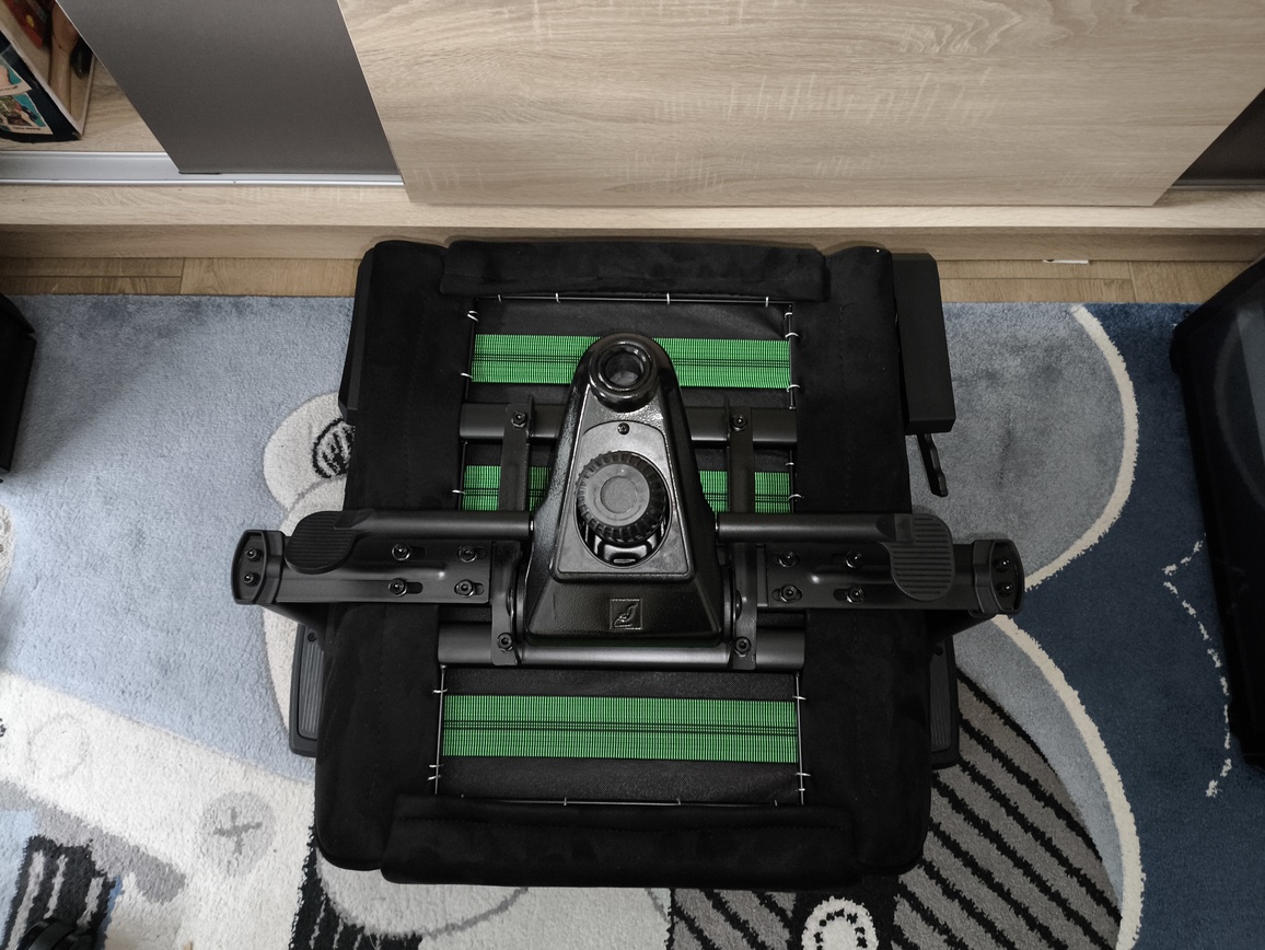 Test fotela gamingowego do komputera Huzaro Force 8.3 Carbon. Warto kupić ? Owszem, i to bardzo