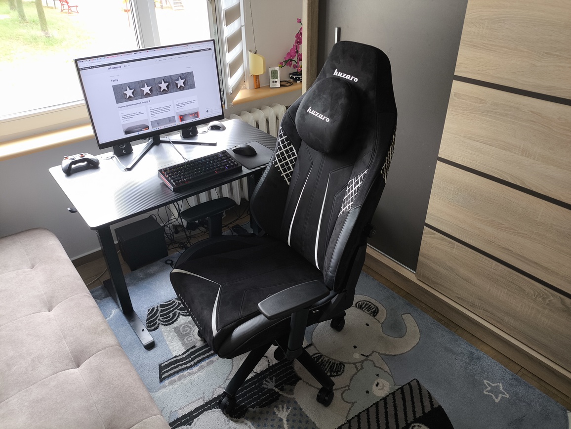 Test fotela gamingowego do komputera Huzaro Force 8.3 Carbon. Warto kupić ? Owszem, i to bardzo
