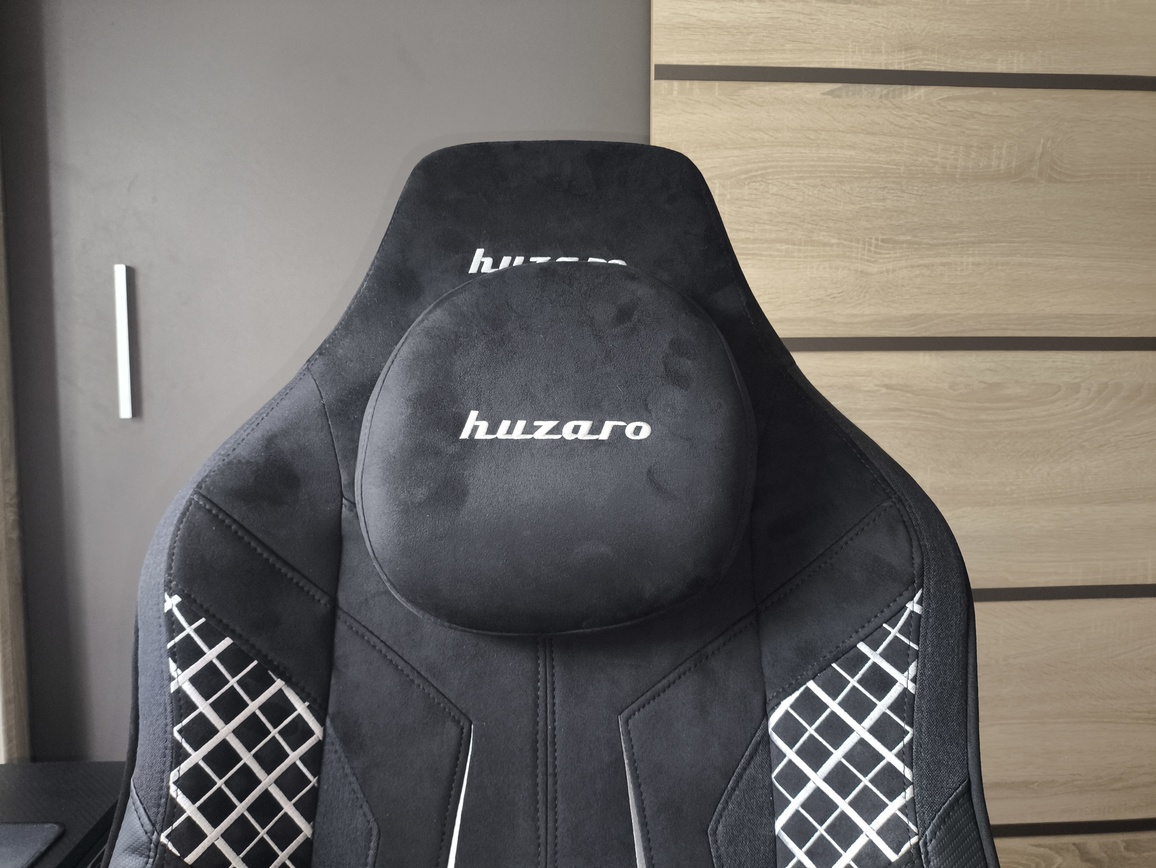 Test fotela gamingowego do komputera Huzaro Force 8.3 Carbon. Warto kupić ? Owszem, i to bardzo