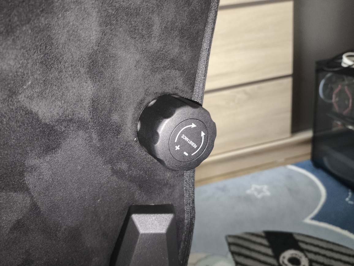 Test fotela gamingowego do komputera Huzaro Force 8.3 Carbon. Warto kupić ? Owszem, i to bardzo