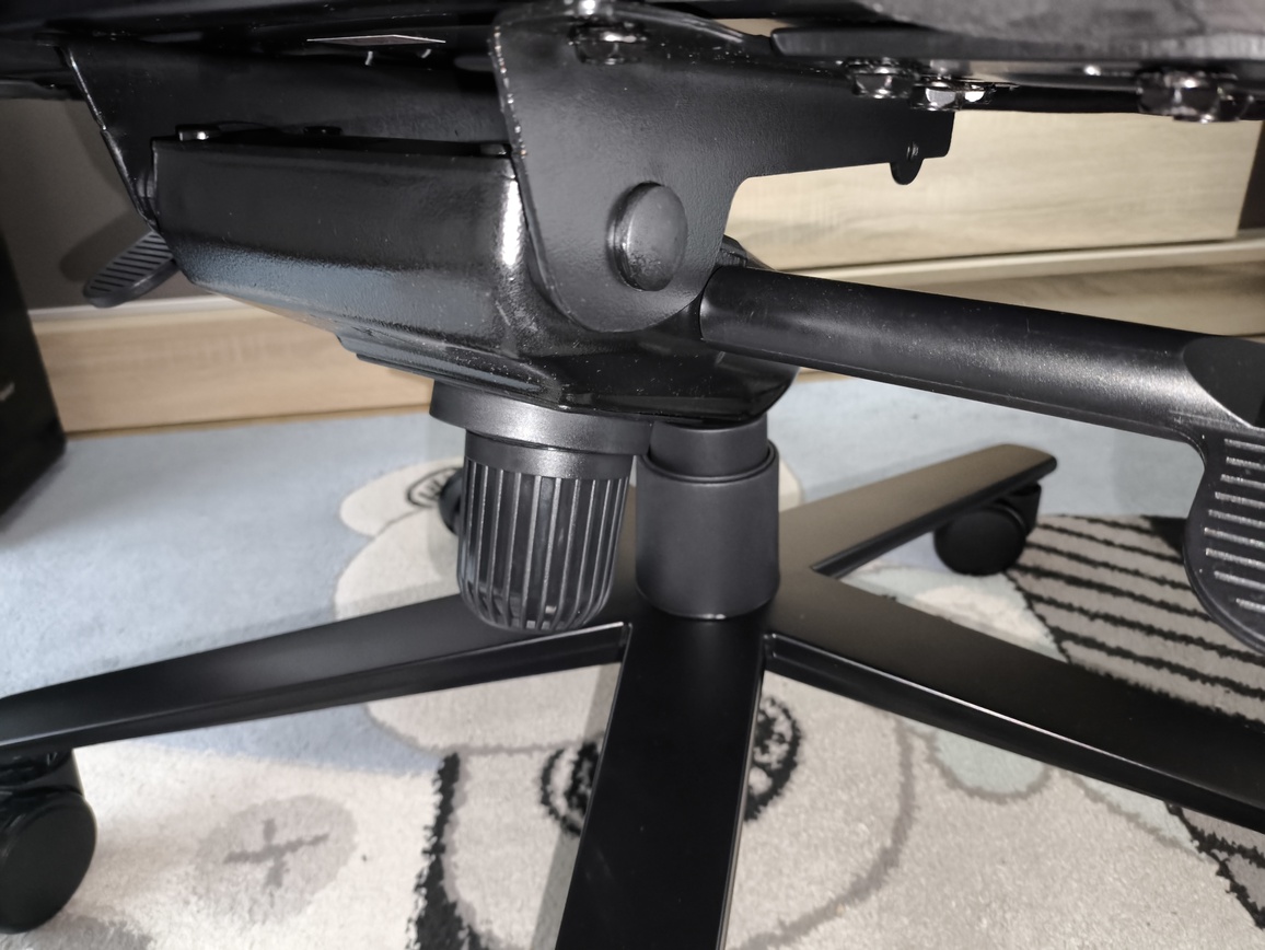 Test fotela gamingowego do komputera Huzaro Force 8.3 Carbon. Warto kupić ? Owszem, i to bardzo