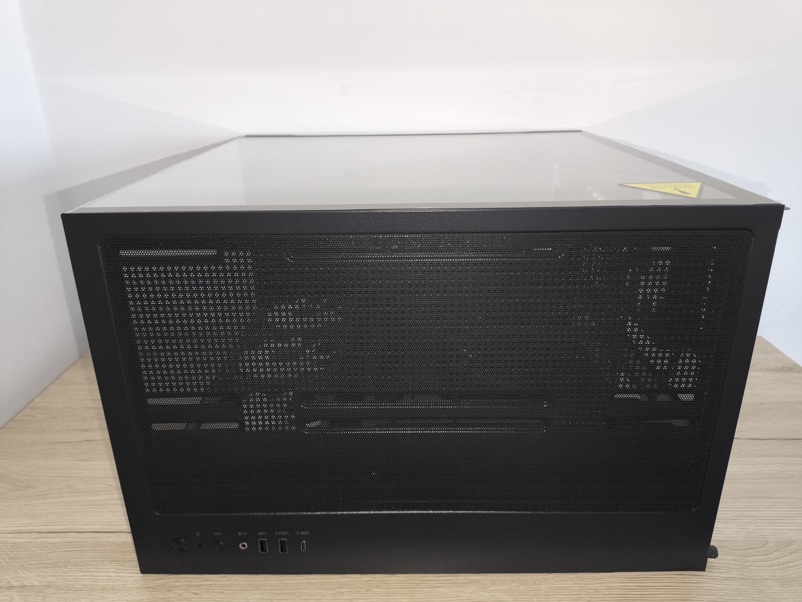 Krux Atron. Test taniej obudowy typu akwarium. Czy warto kupić szklaną obudowę PC?