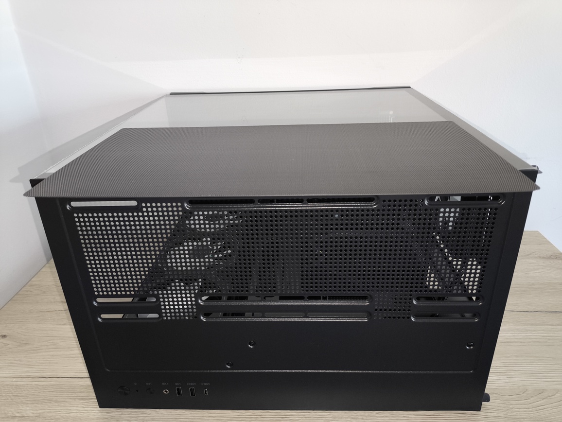 Krux Atron. Test taniej obudowy typu akwarium. Czy warto kupić szklaną obudowę PC?