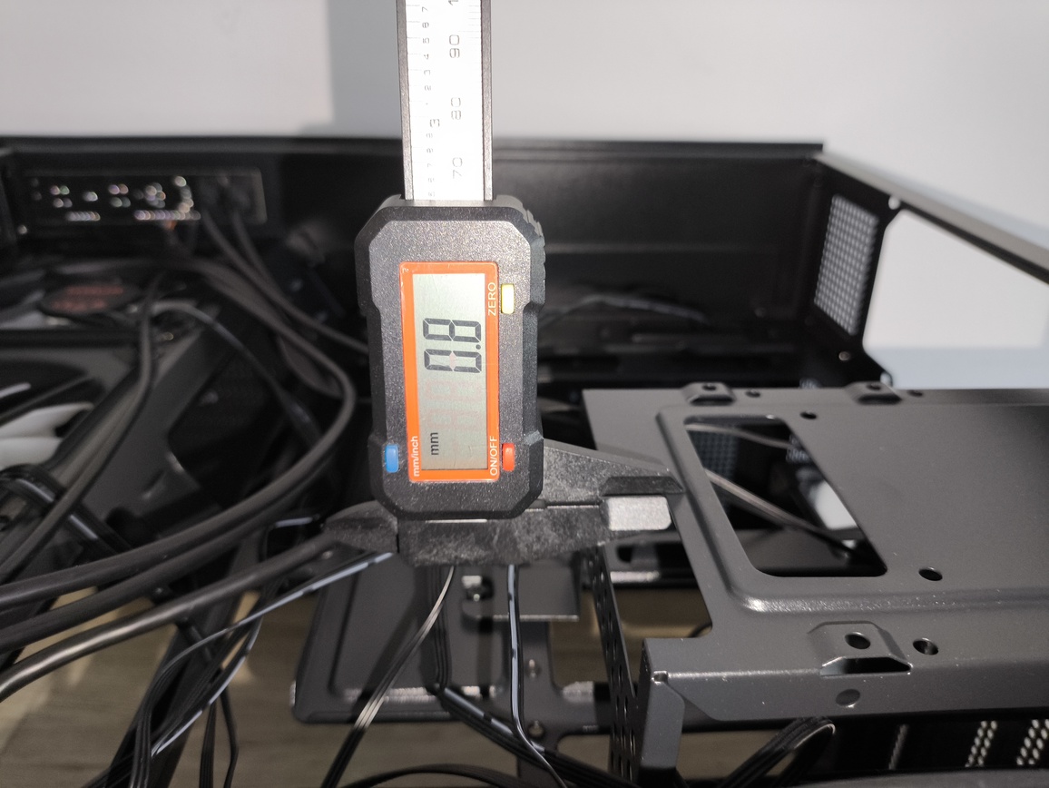 Krux Atron. Test taniej obudowy typu akwarium. Czy warto kupić szklaną obudowę PC?