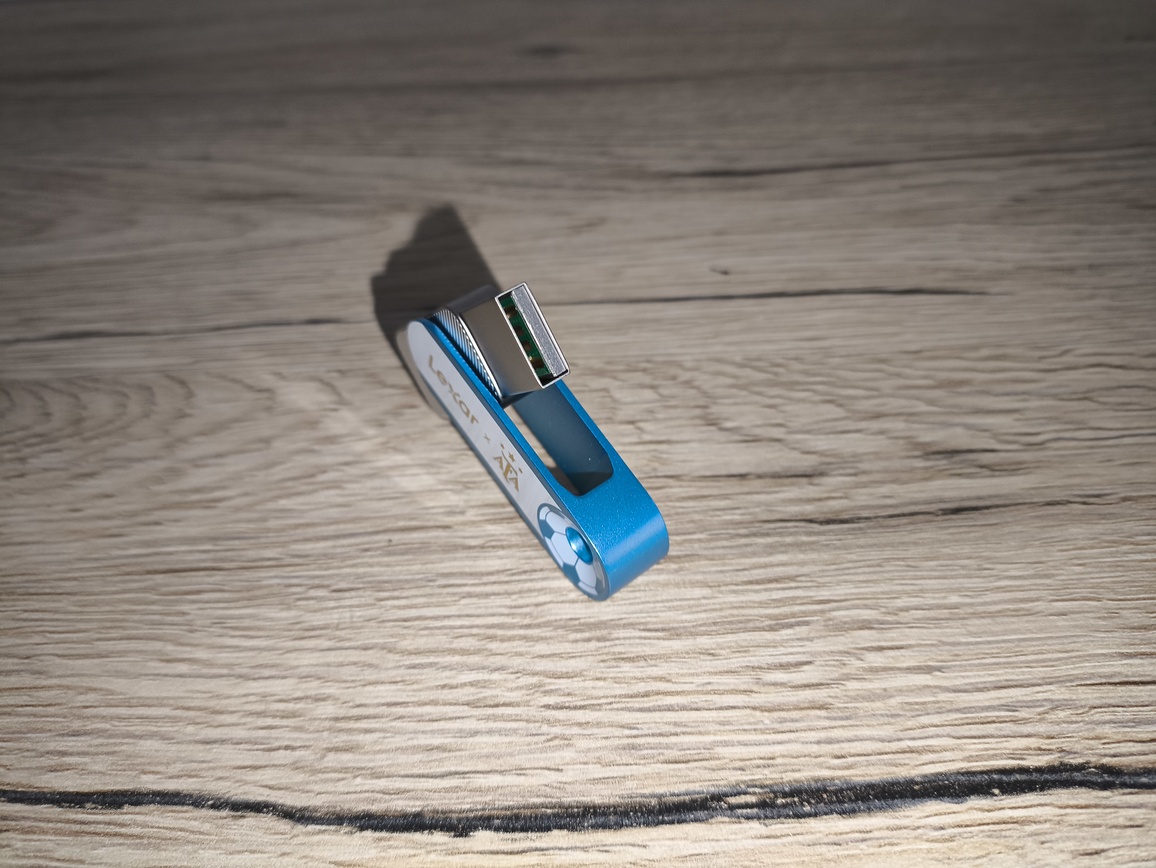 Lexar JumpDrive DualDrive D500 128 GB - szybki test szybkiego na tle innych pendrive'a