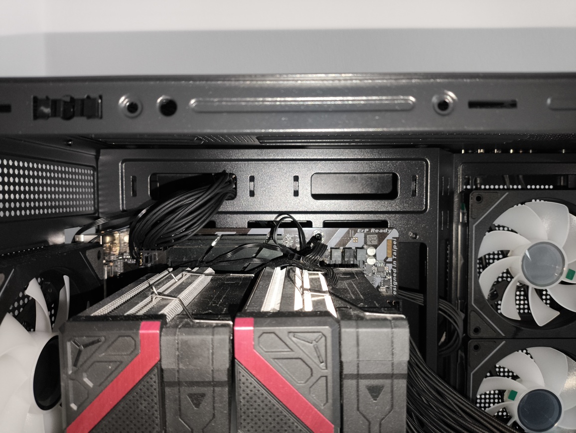 Krux Atron. Test taniej obudowy typu akwarium. Czy warto kupić szklaną obudowę PC?