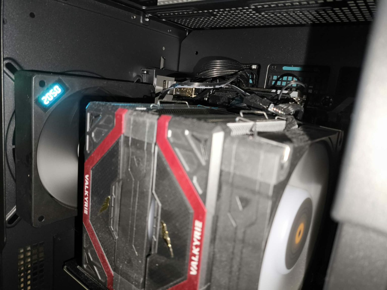 FSP / Fortron U500 - test bardzo minimalistycznej z wyglądu ale też bardzo pojemnej w środku obudowy Full Tower