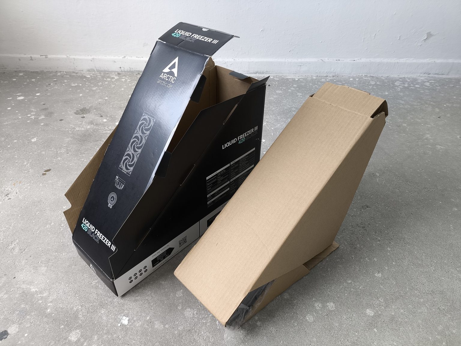 Arctic Liquid Freezer III Pro 420 black - test bardzo wydajnego chłodzenia AIO. Jednak aby go używać, trzeba mieć odpowiednią obudowę