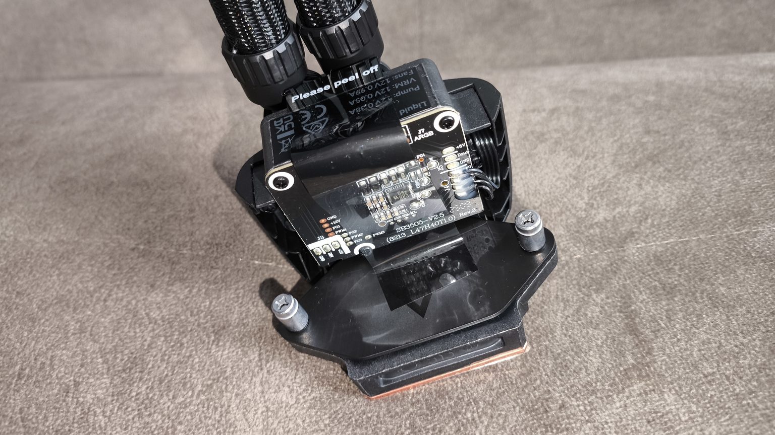 Arctic Liquid Freezer III Pro 420 black - test bardzo wydajnego chłodzenia AIO. Jednak aby go używać, trzeba mieć odpowiednią obudowę