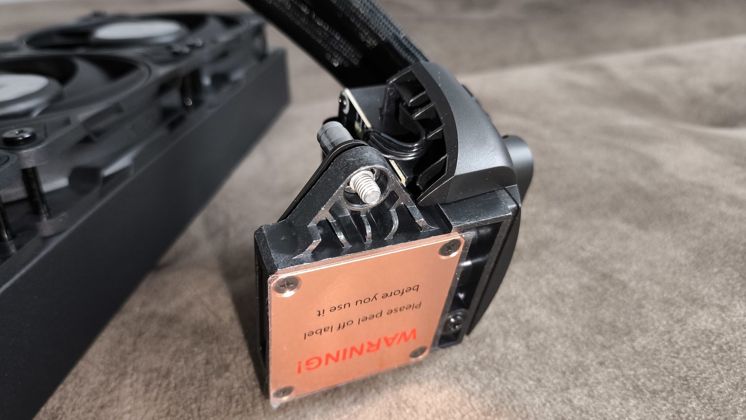 Arctic Liquid Freezer III Pro 420 black - test bardzo wydajnego chłodzenia AIO. Jednak aby go używać, trzeba mieć odpowiednią obudowę