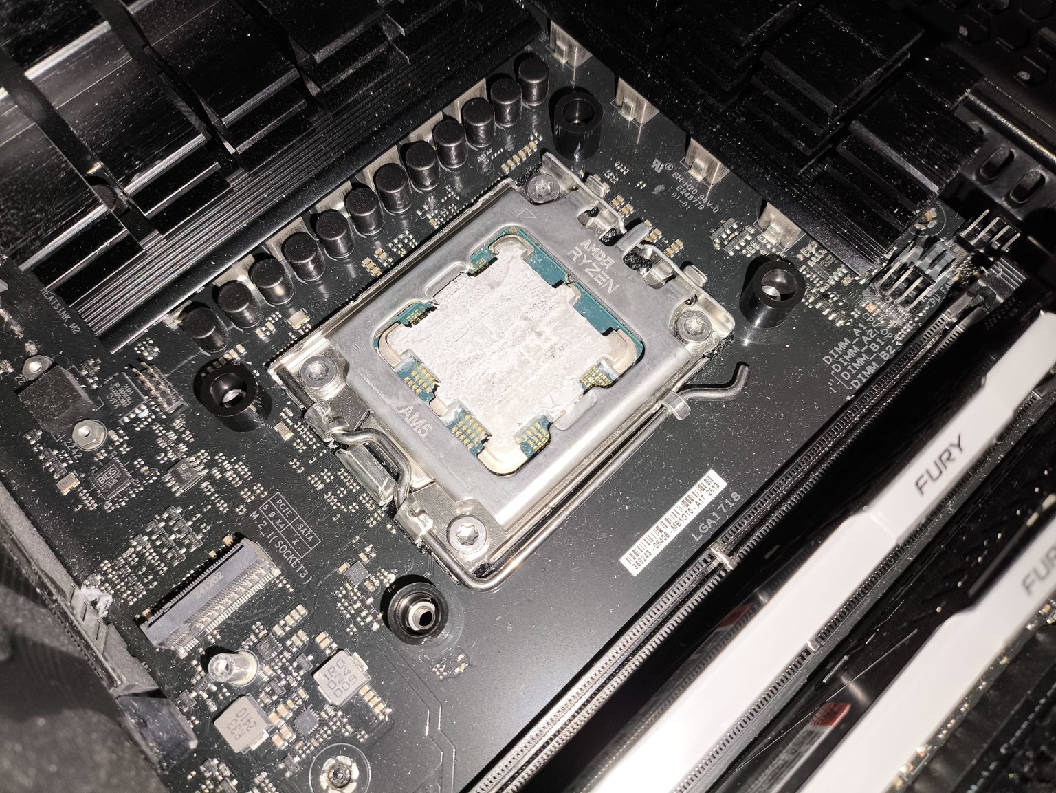 Arctic Liquid Freezer III Pro 420 black - test bardzo wydajnego chłodzenia AIO. Jednak aby go używać, trzeba mieć odpowiednią obudowę