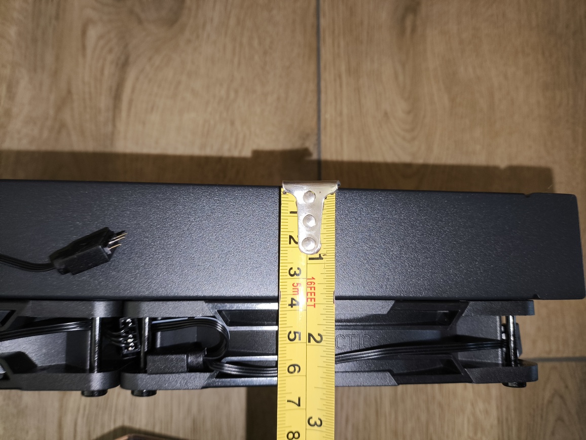 Arctic Liquid Freezer III Pro 420 black - test bardzo wydajnego chłodzenia AIO. Jednak aby go używać, trzeba mieć odpowiednią obudowę