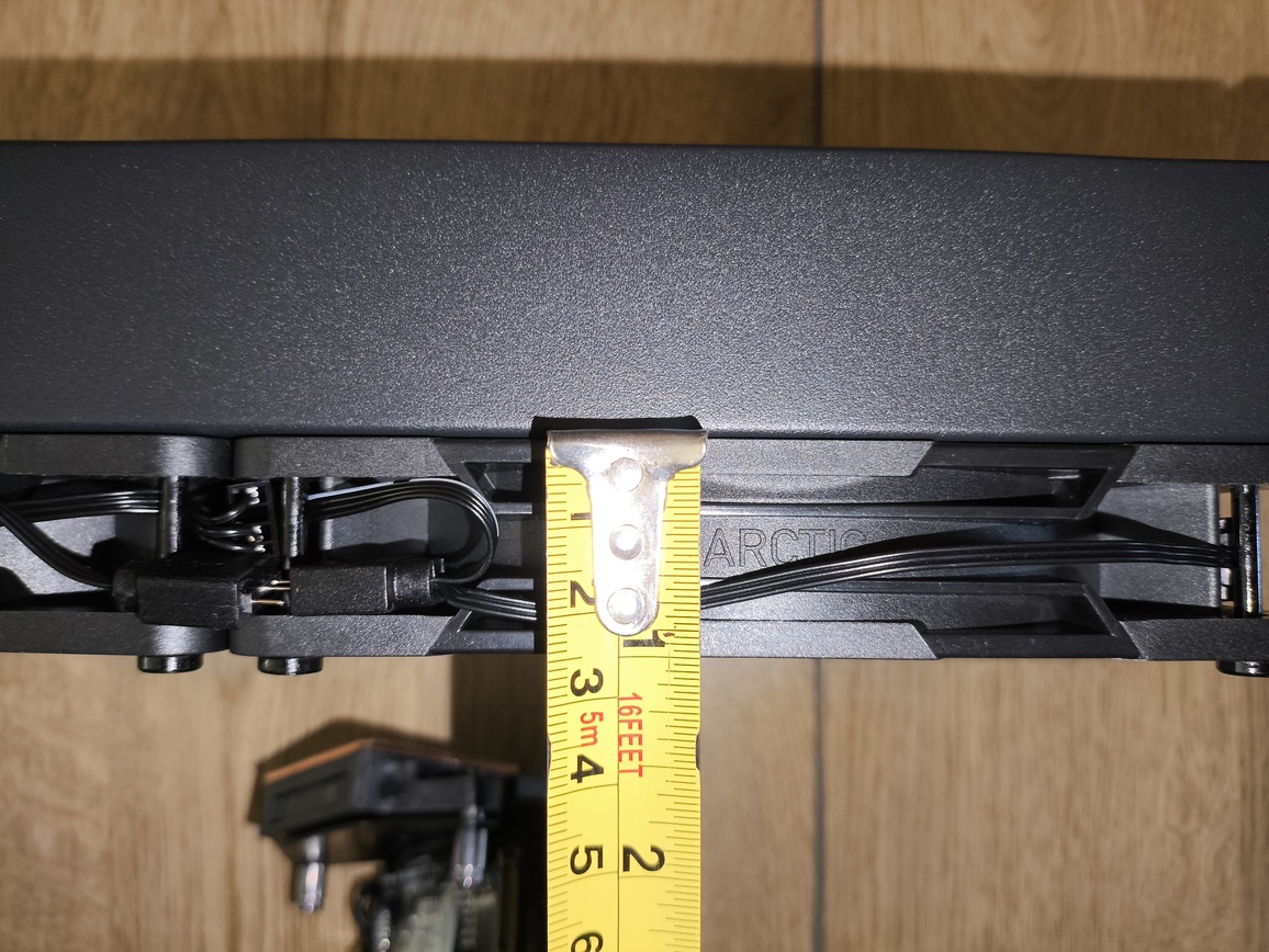 Arctic Liquid Freezer III Pro 420 black - test bardzo wydajnego chłodzenia AIO. Jednak aby go używać, trzeba mieć odpowiednią obudowę