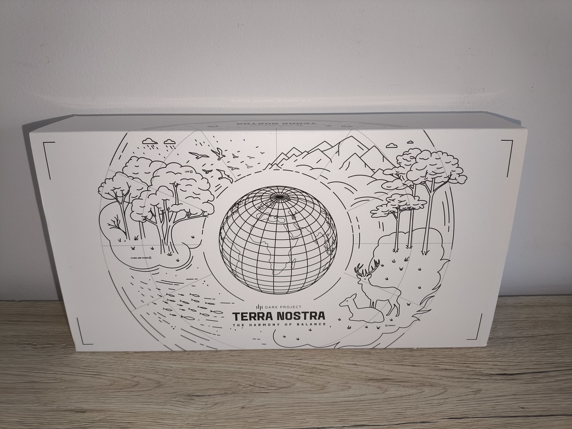 Dark Project Terra Nostra - test klawiatury. Ciężka, piękna wizualnie i praktyczna w użytkowaniu. Sprzęt dla kogoś który chce klawiaturę która wyróżnia się tym czymś