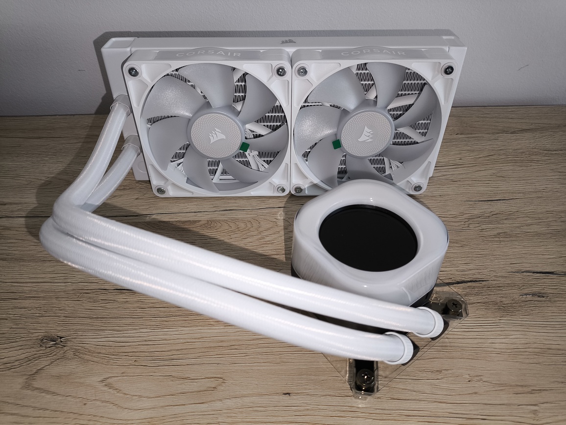 Corsair iCUE LINK TITAN 240 RX LCD - test absurdalnie drogiego chłodzenia AIO jak na rozmiar 240 mm, nawet mimo oferowanych funkcji dodatkowych